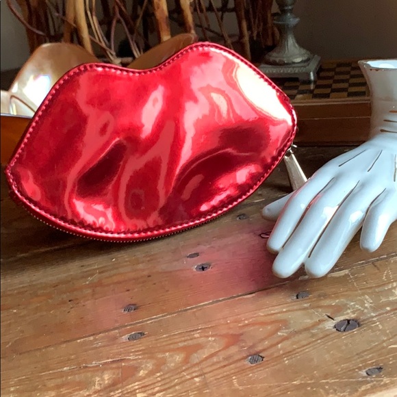 Rouge Lips Pouch, NWT - Picture 6 of 6